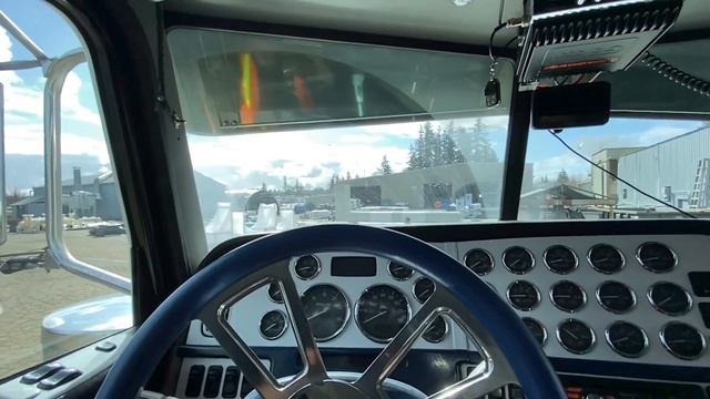 Сегодняшние покатушки из телеграмм канала, Дальнобой Peterbilt 389