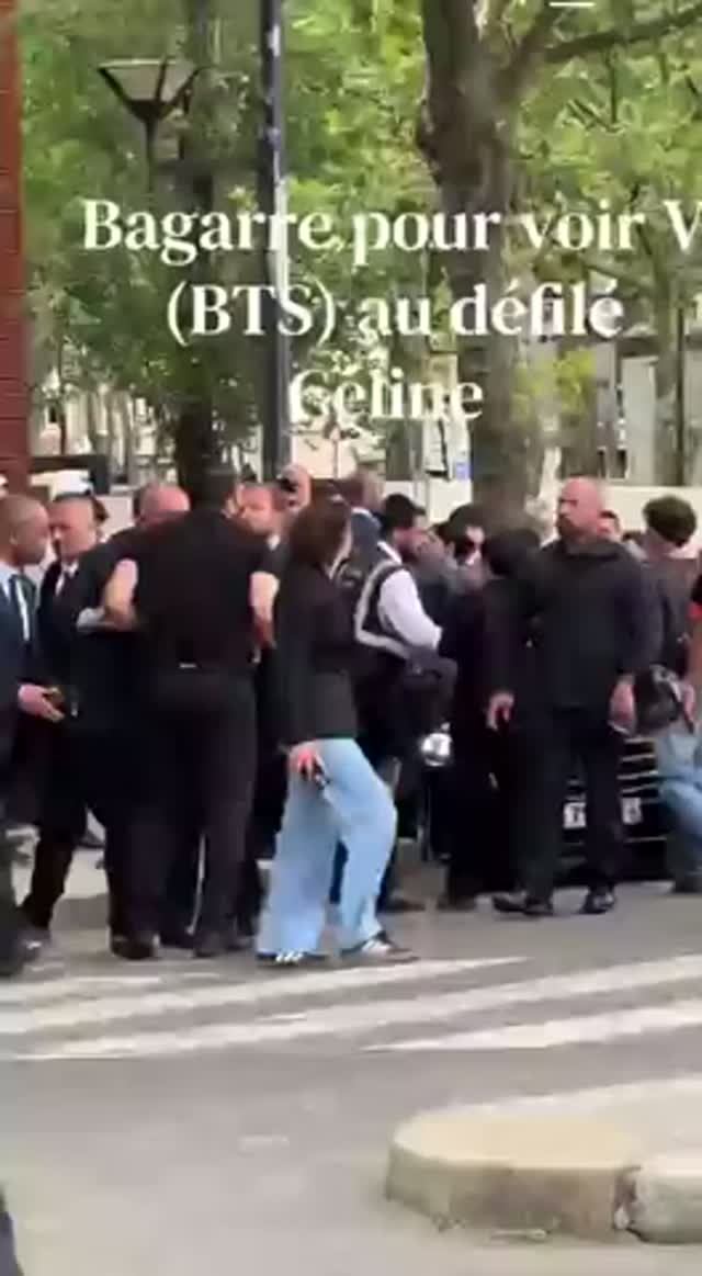 Какая охрана у нашей вишенки...