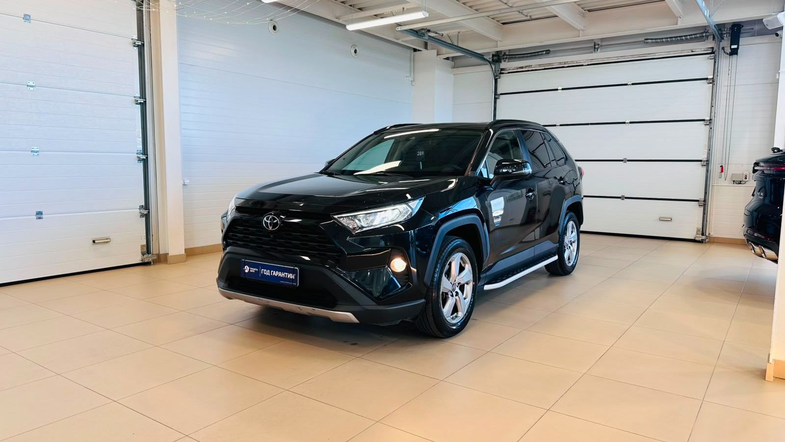 Toyota RAV4 2020 год