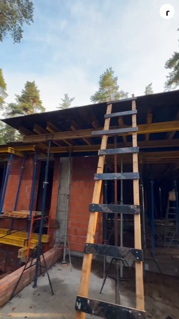 СТРОИТЕЛЬСТВО ДОМА 1260 м²: АРМИРОВАНИЕ ПЛИТЫ ПЕРЕКРЫТИЯ | Объект на высокой стадии готовности