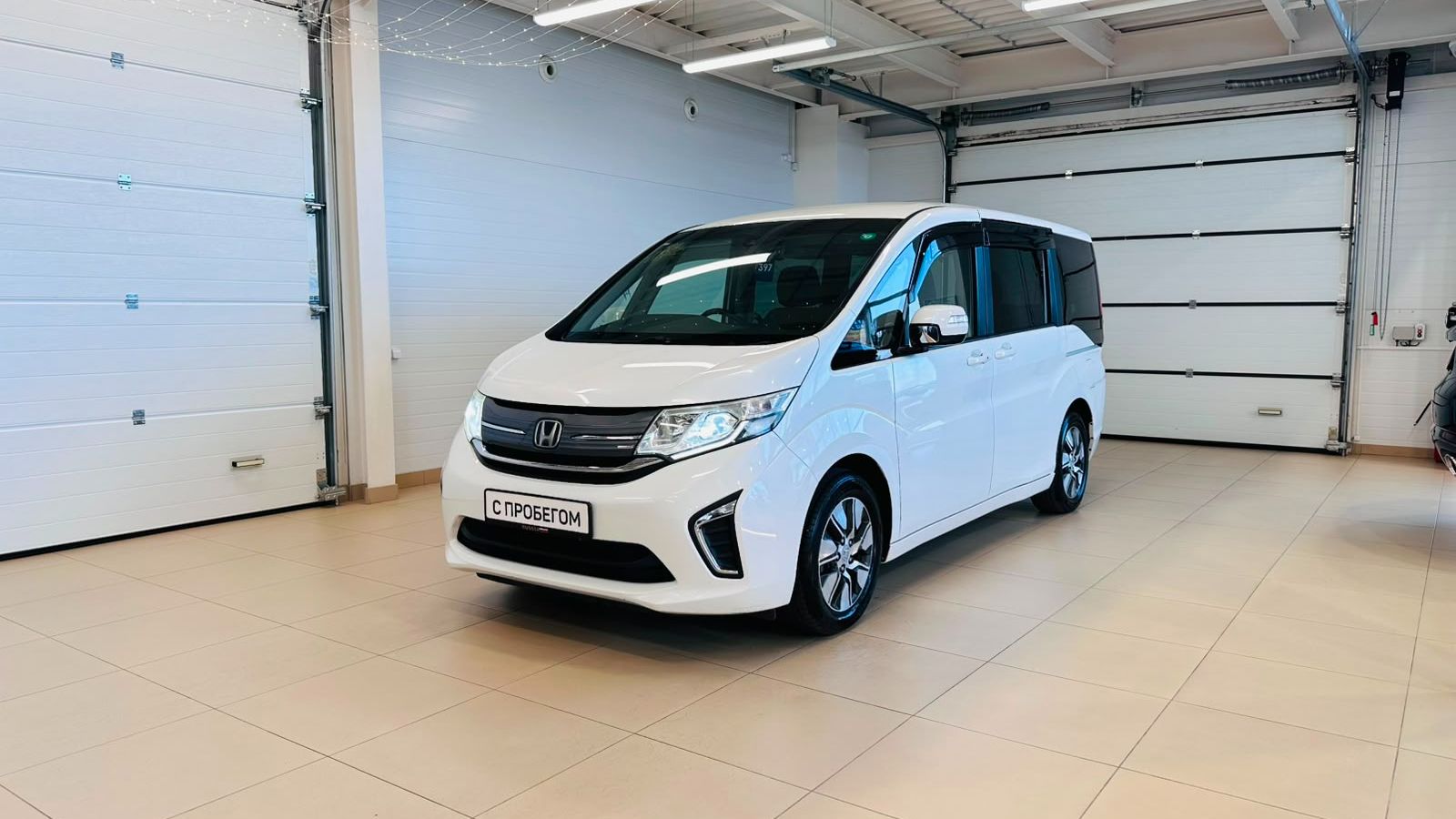 Honda Stepwgn 2016 год