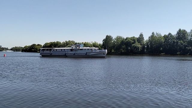 Прогулки на теплоходе