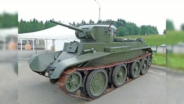 БТ-7. Самый быстрый танк Красной Армии, который прыгал через окопы.