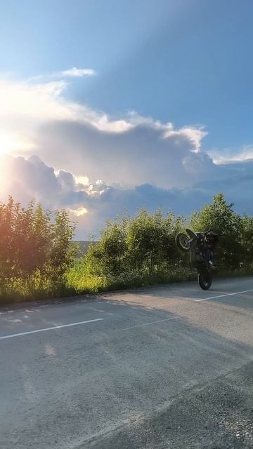 Вилли (wheelie) на Husqvarna