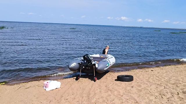 Транцевые колеса для лодки ПВХ с мотором. Зачем нужны транцевые колеса? Ответ!