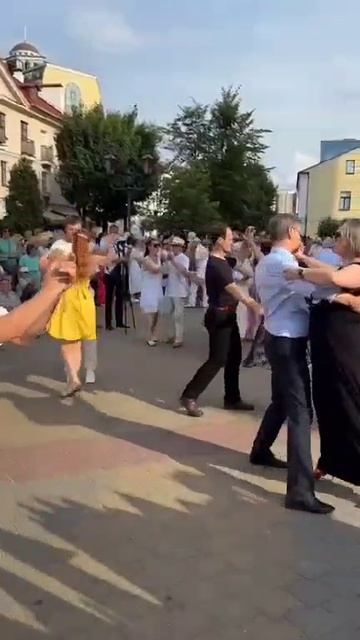 Брест. ТАНГО на улице 💃🕺