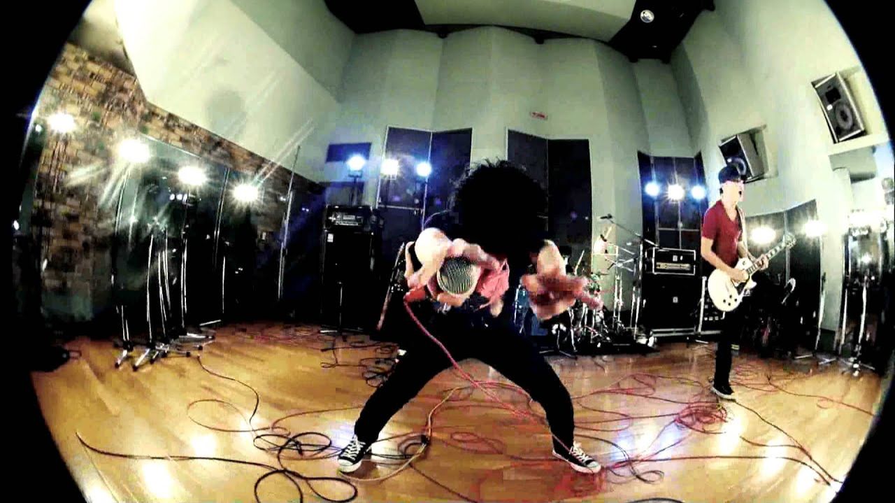 ONE OK ROCK - NO SCARED (Official Music Video)