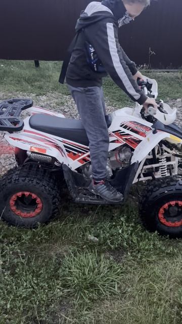 как звучит движок у Sharmax Cross 180