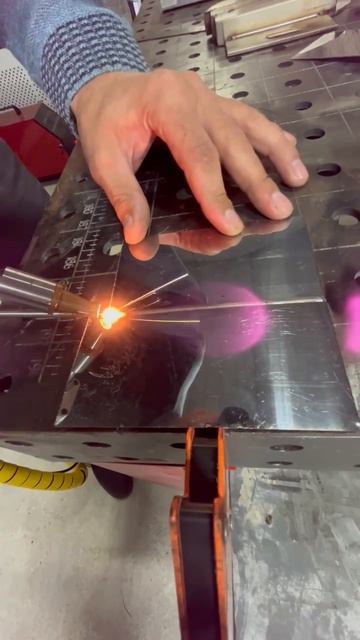 Лазерная сварка нержавейки 0,5мм c проволокой 1.2мм