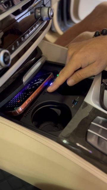 Беспроводная зарядка на BMW G30