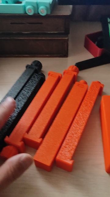 Держатели абразива и боксы в цвете HunterOrange.