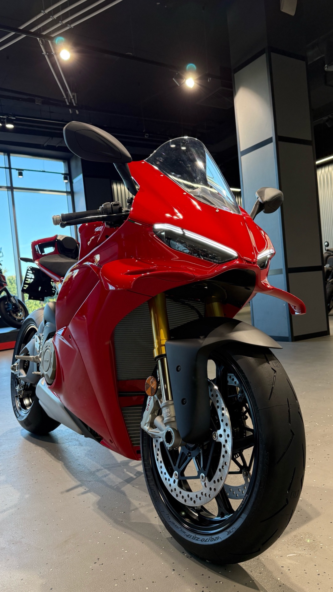 Ducati Panigale V4 S 2025 VIN: ZDM5D00AASB002300
