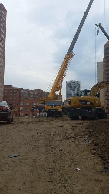 Из-за УК Стандарт в Новосибирске произошел обвал грунта на Горском микрорайоне, дыра увеличивается