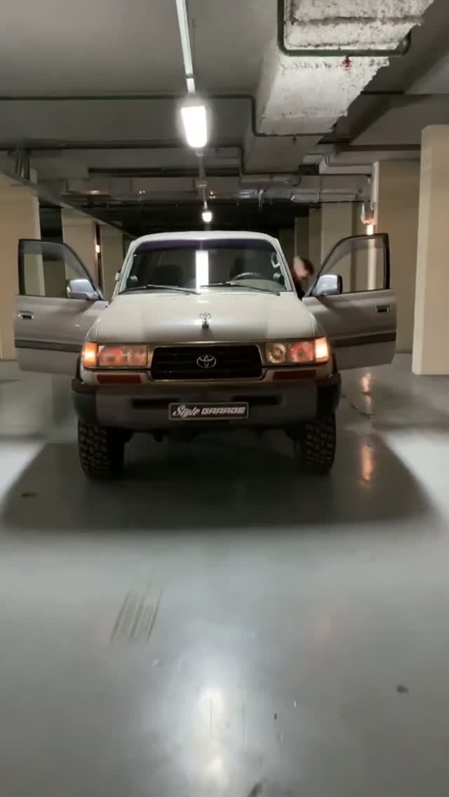 По факту! В этом видео покажем работу над Toyota Land Cruiser 80 и его новую аудиосистему 👍