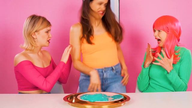 Откуси Лизни или Ничего Зомби Челлендж # Смешные Cитуации от Ideas4Fun Challenge