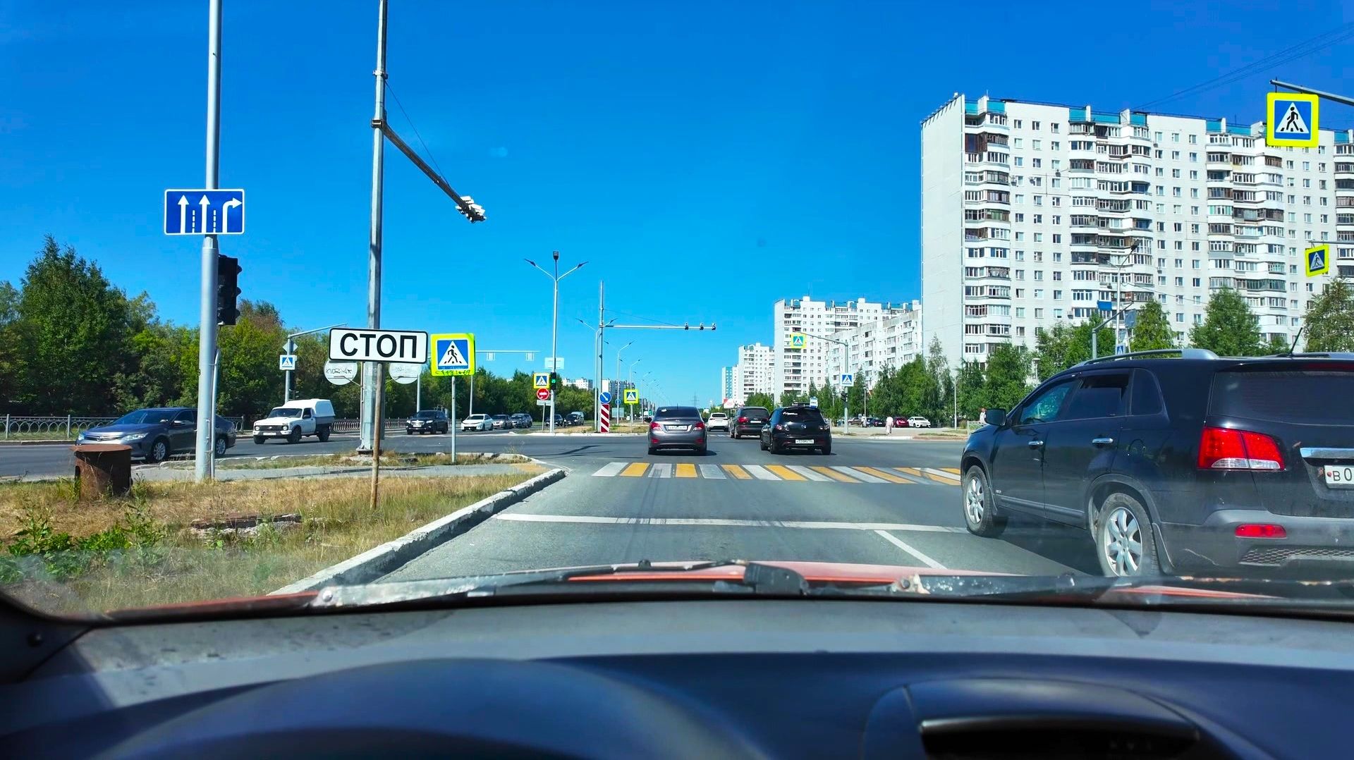 Спорное новшество - в Нижневартовске поменяли порядок движения на загруженных перекрёстах