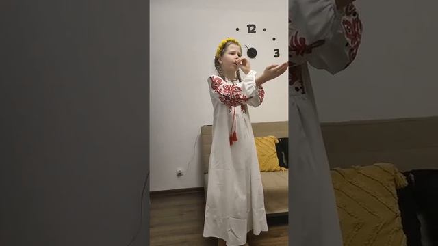 Гляжу в озера синие.