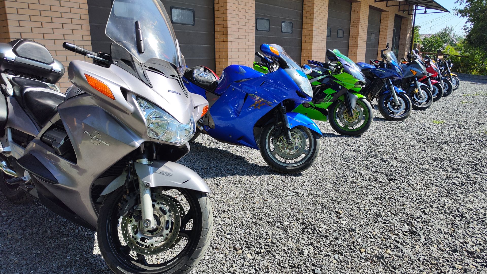 МотоАльфа Разгрузила Партию Мотоциклов Из Европы. www.motoalfa.ru
