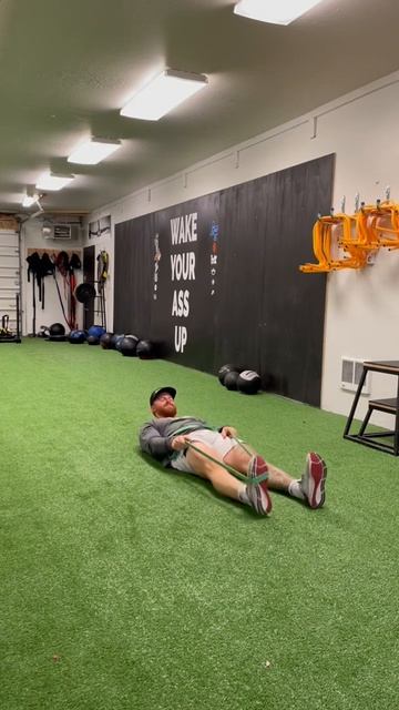 Banded Hamstring Kick Махи ЗПБ с резиной