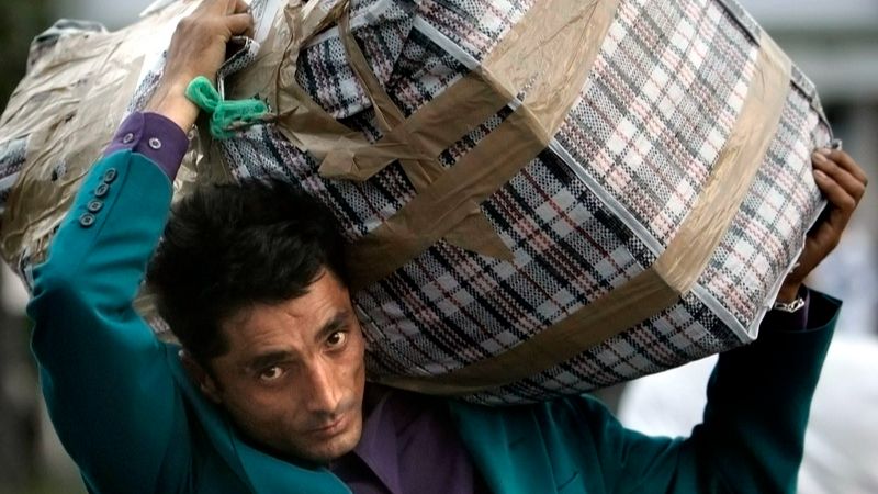 Раньше наказывали за вывоз валюты из страны, а теперь - за ввоз