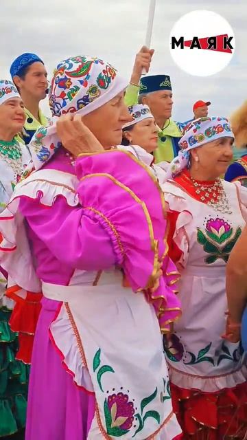 💐 ☘️ Бу кадрлар сезне җәйнең иң күңелле вакыйгаларының берсенә алып кайтсын.