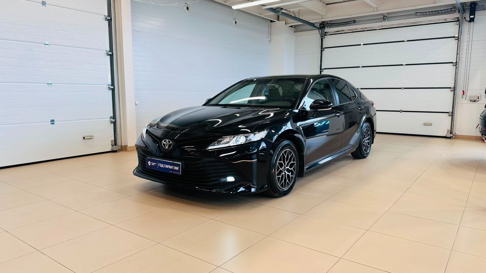 Toyota Camry 2019 год