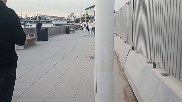 Гуляем по парку и набережной