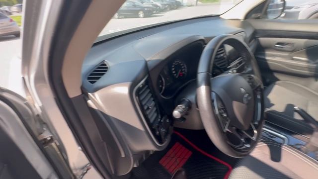MITSUBISHI OUTLANDER 2019