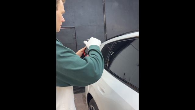 Видео установка плоских тюнинг дефлекторов для окон BMW X3 G45 / БМВ Х3 Г45