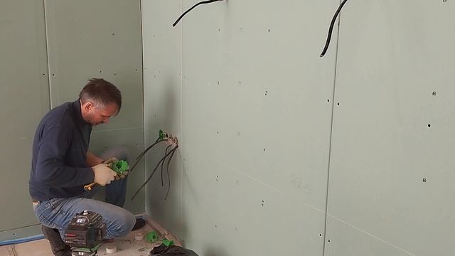Установка подрозетников в каркасном доме.Мини-дом-каркасник.Участок с нуля.Часть №45