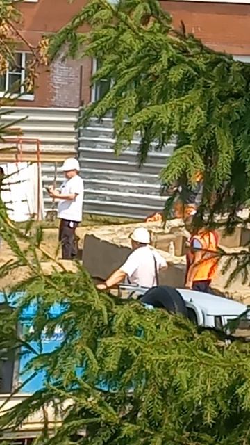 Из-за УК Стандарт в Новосибирске произошел обвал грунта на Горском микрорайоне, дыра увеличивается