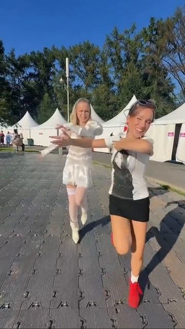 Марьяна Локель и Маша Денисова😍😍😍