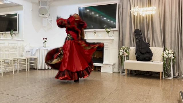 ЦЫГАНСКИE ТАНЦЫ ТАНЦУЙ ДЕВУШКА АРТИСТЫ НА ПРАЗДНИК. ЦЫГАНСКИЙ АНСАМБЛЬ НА МЕРОПРИЯТИЕ.