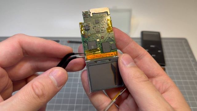 Ipod Nano 2 A1199 - разбор, замена экрана и аккумулятора