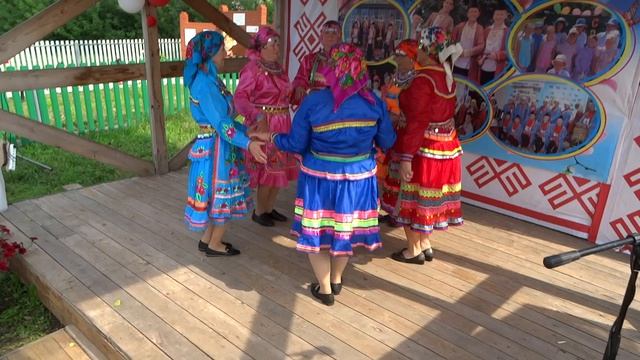 МАРИЙСКИЙ ТАНЕЦ.  Радуют Тюльдинские девушки. Видео Василия Хайбуллина