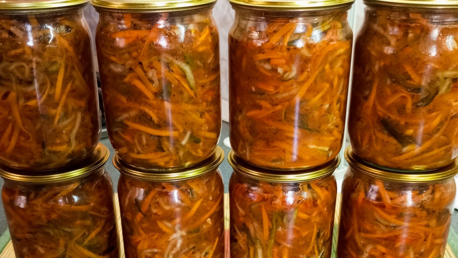 Огурцы с морковью на зиму по-корейски