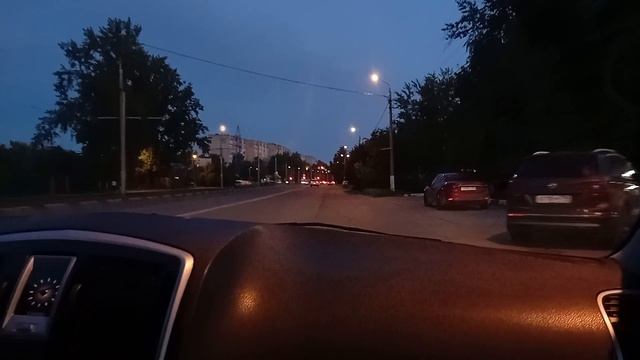 На кадиллаке отвозим Лёху домой и обратно домой сами