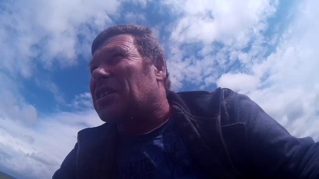 едем в сильный ветер
