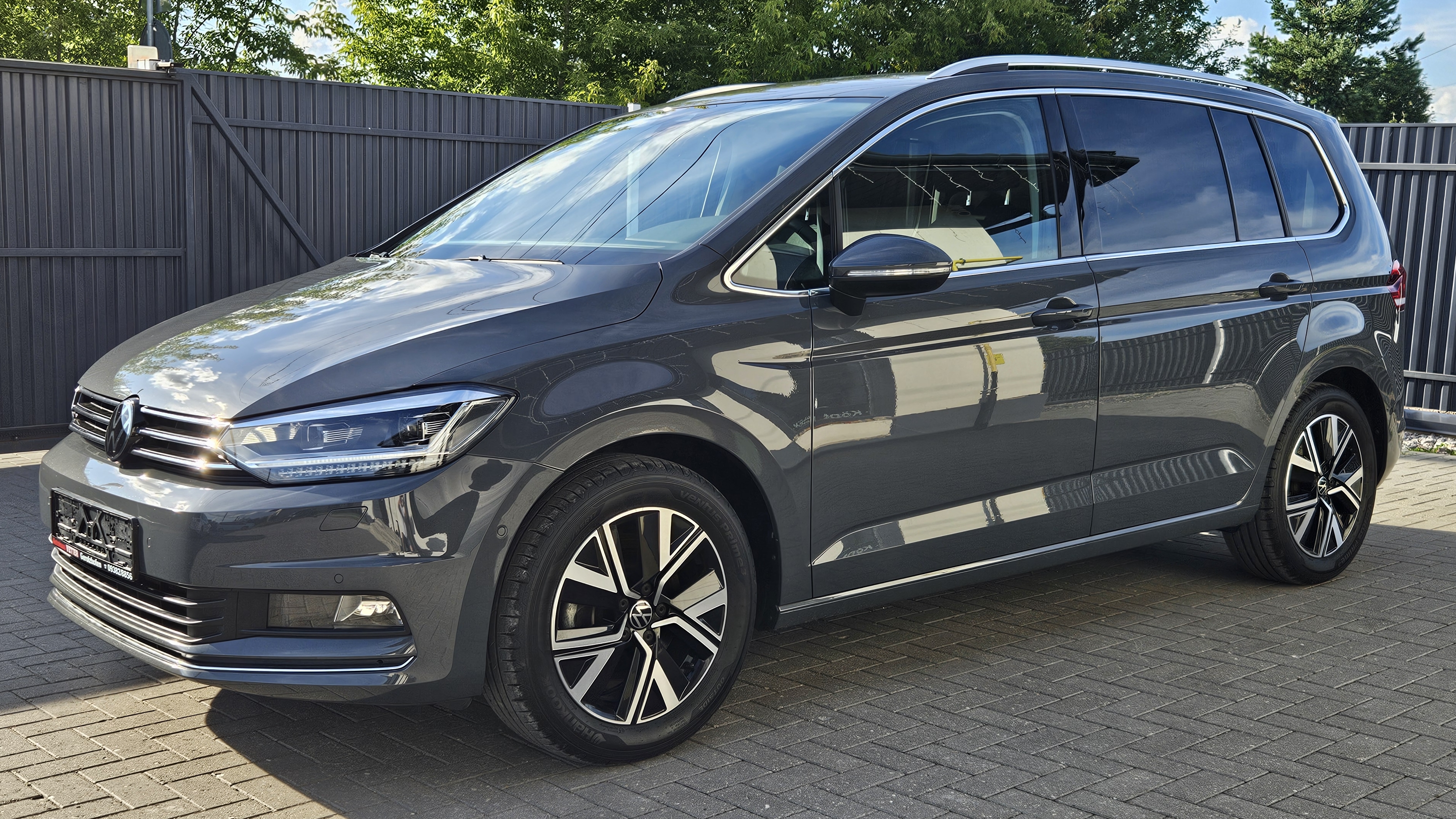 VW Touran 2023! 1.5 TSI 150 Hp DSG7 DQ200 FWD. Webasto, камера, подогревы, фаркоп, массаж, R17, АСС.