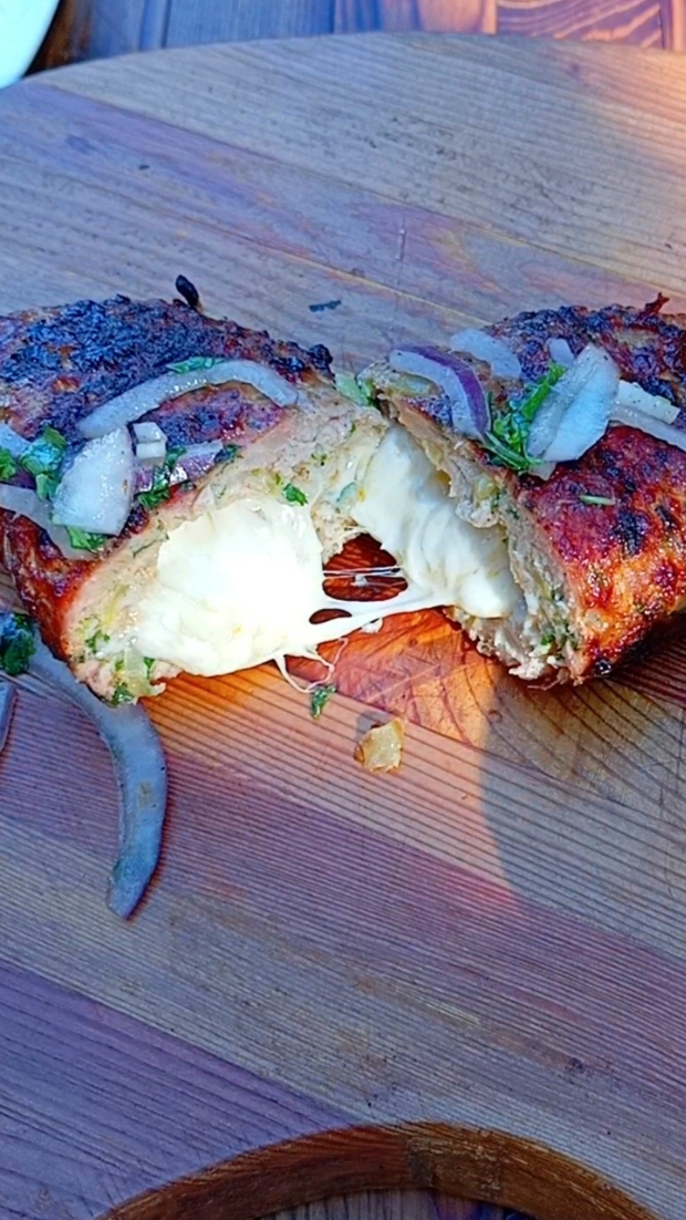 🔥🍖🧀 Мясные чебуреки с лавиной сыра внутри! Готовим нереально сочную закуску!