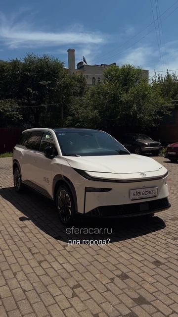 Пересели бы на электрокар или взяли себе такую тачку как вторую в семью? Поделитесь в комментариях