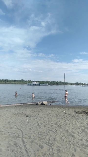 На речке. Архивное видео)) Катерок стихи Энтина, музыка Шаинского))