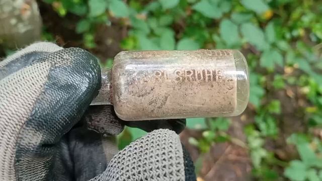 БУТЫЛЕК ОТ НЕМЕЦКОЙ ПАРФЮМЕРИИ #metaldetecting #находкисметаллоискателем #коп