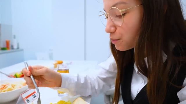 СНОВА В ШКОЛУ МОЯ МАМА СТАЛА УЧИТЕЛЕМ ШКОЛА У МЕНЯ ДОМА ( Вики шоу)