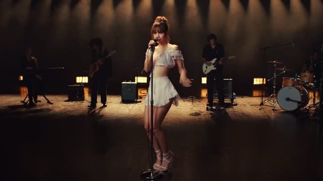 LISA - MOONLIT FLOOR