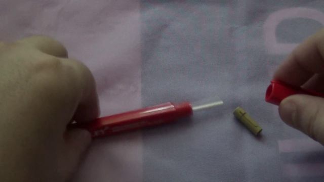 Как разобрать поворотную шариковую авторучку и заменить стержень если паста закончилась #240