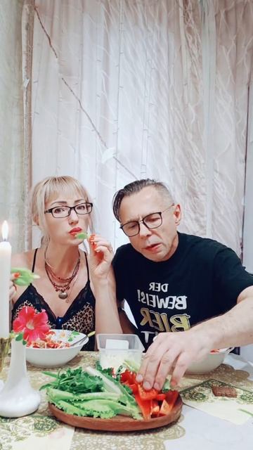 Проросшая пшеницафрагмент мукбанга