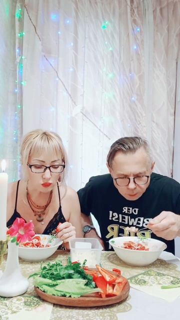 Проросшая пшеницафрагмент мукбанга