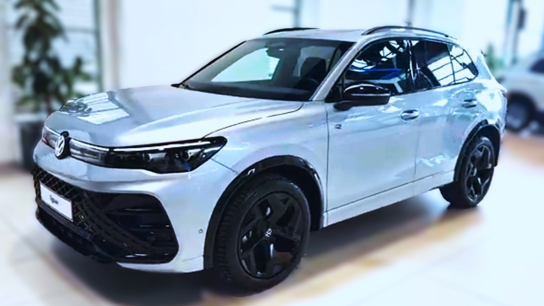 Роскошный кроссовер Volkswagen Tiguan R-line 2026