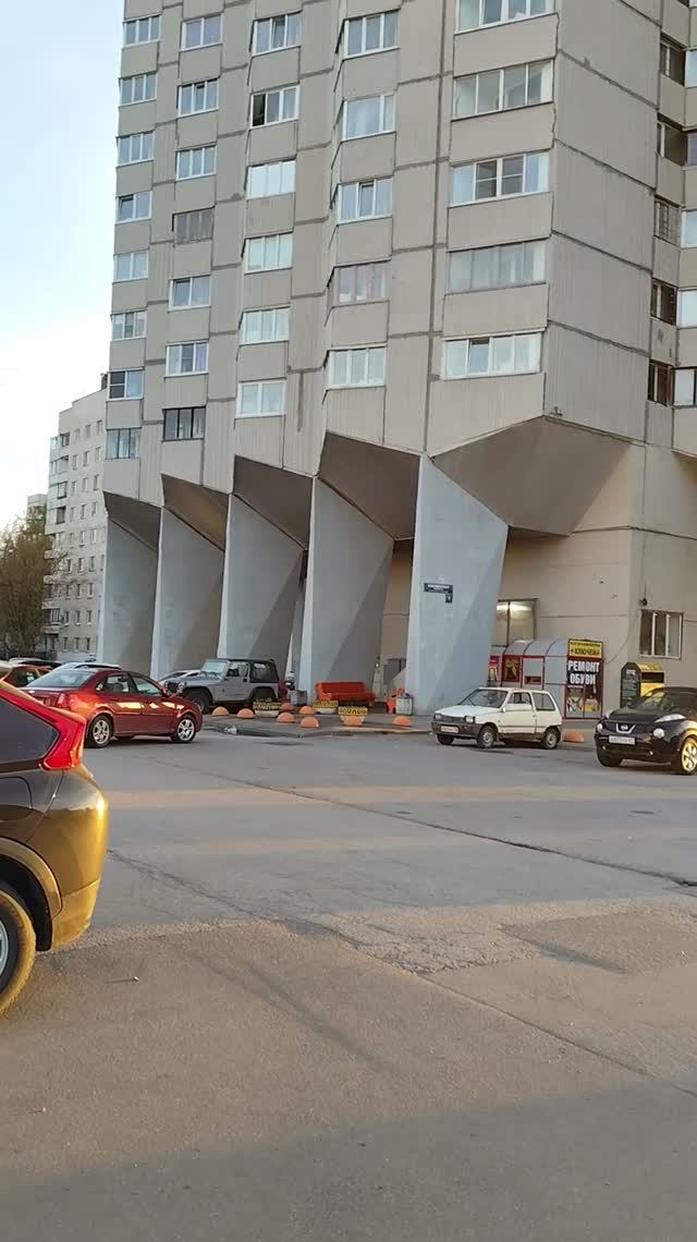 Дома на курьих ножках